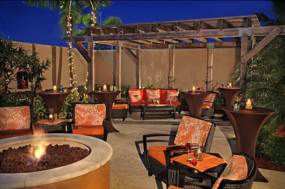 Courtyard By Marriott Stuart Hotell Exteriör bild