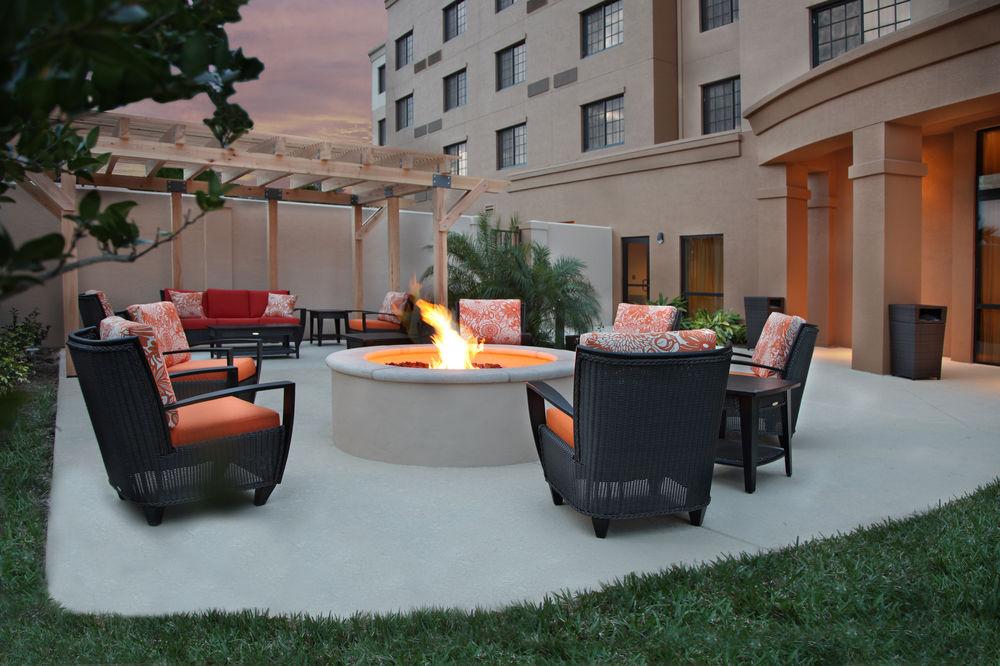 Courtyard By Marriott Stuart Hotell Exteriör bild