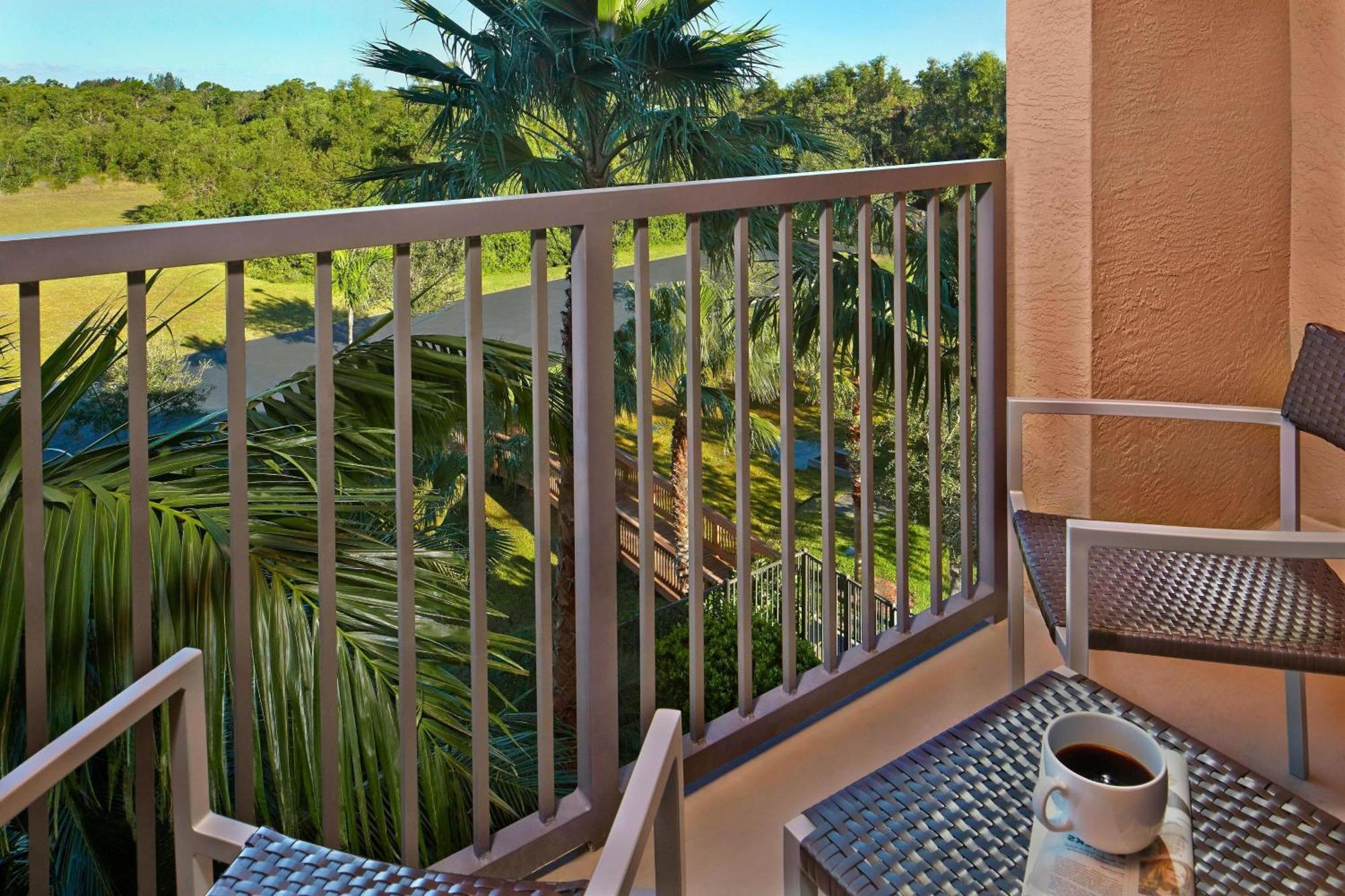 Courtyard By Marriott Stuart Hotell Exteriör bild
