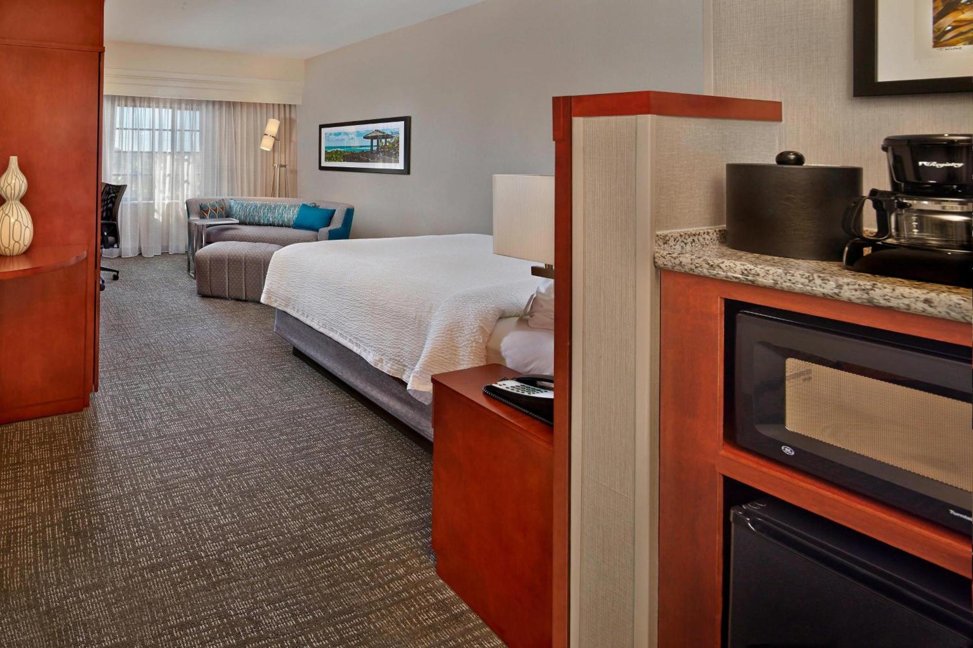 Courtyard By Marriott Stuart Hotell Exteriör bild