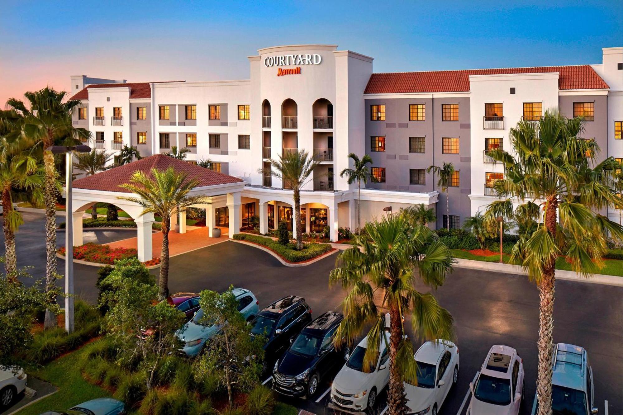 Courtyard By Marriott Stuart Hotell Exteriör bild