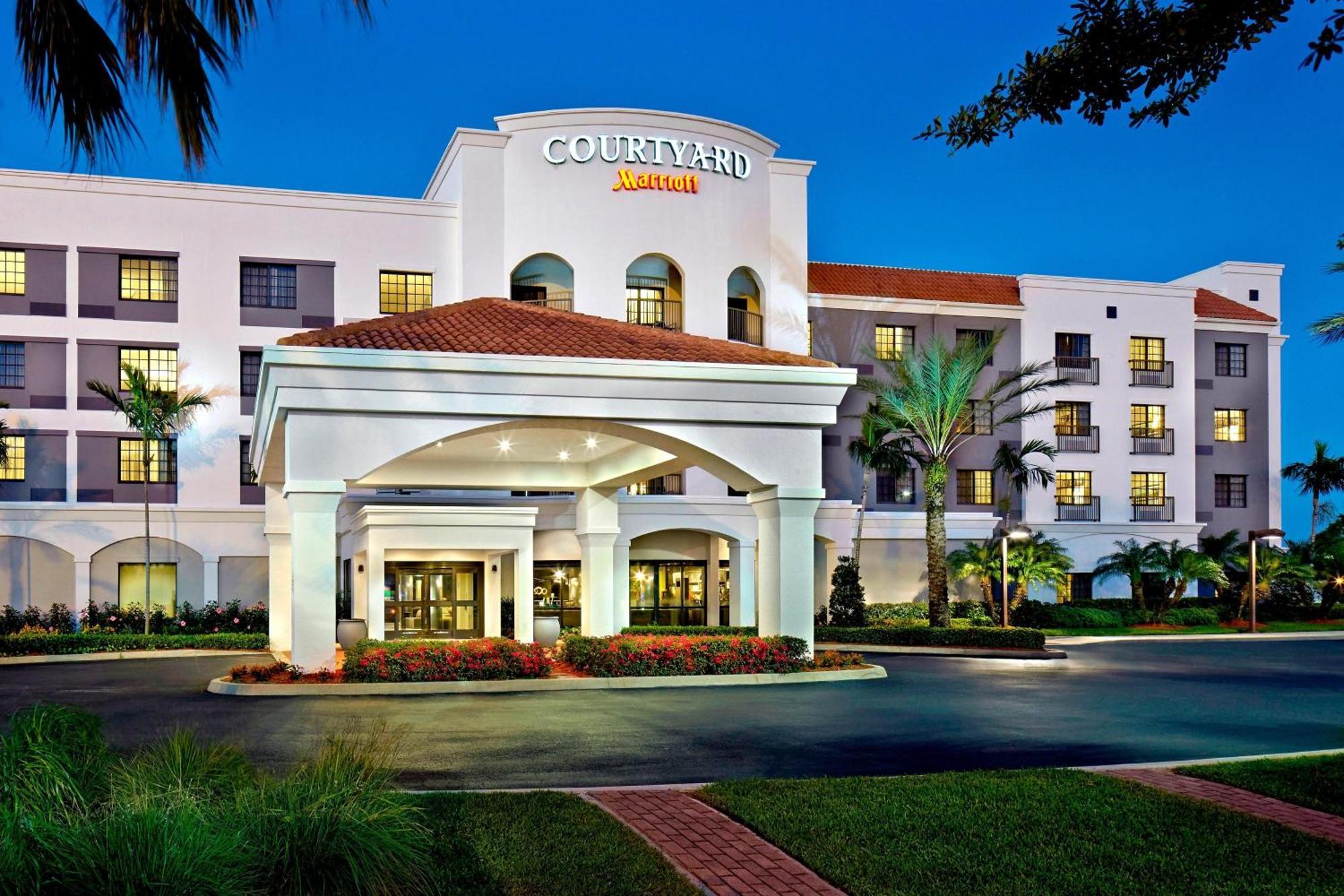 Courtyard By Marriott Stuart Hotell Exteriör bild