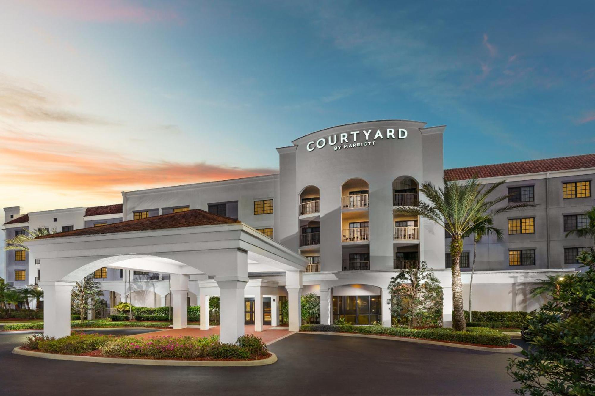 Courtyard By Marriott Stuart Hotell Exteriör bild