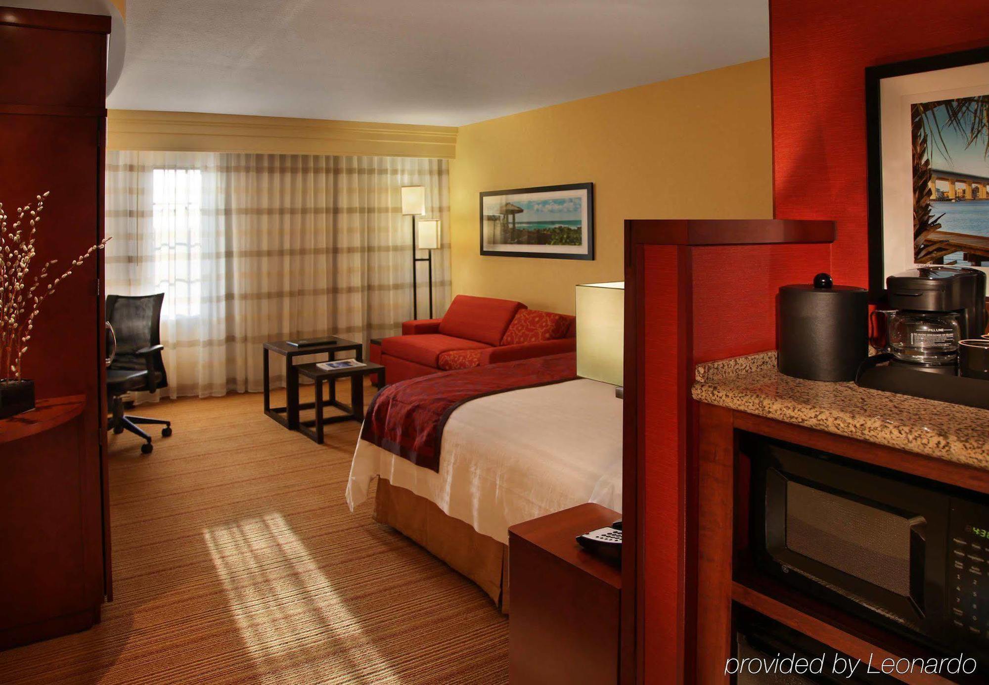 Courtyard By Marriott Stuart Hotell Exteriör bild