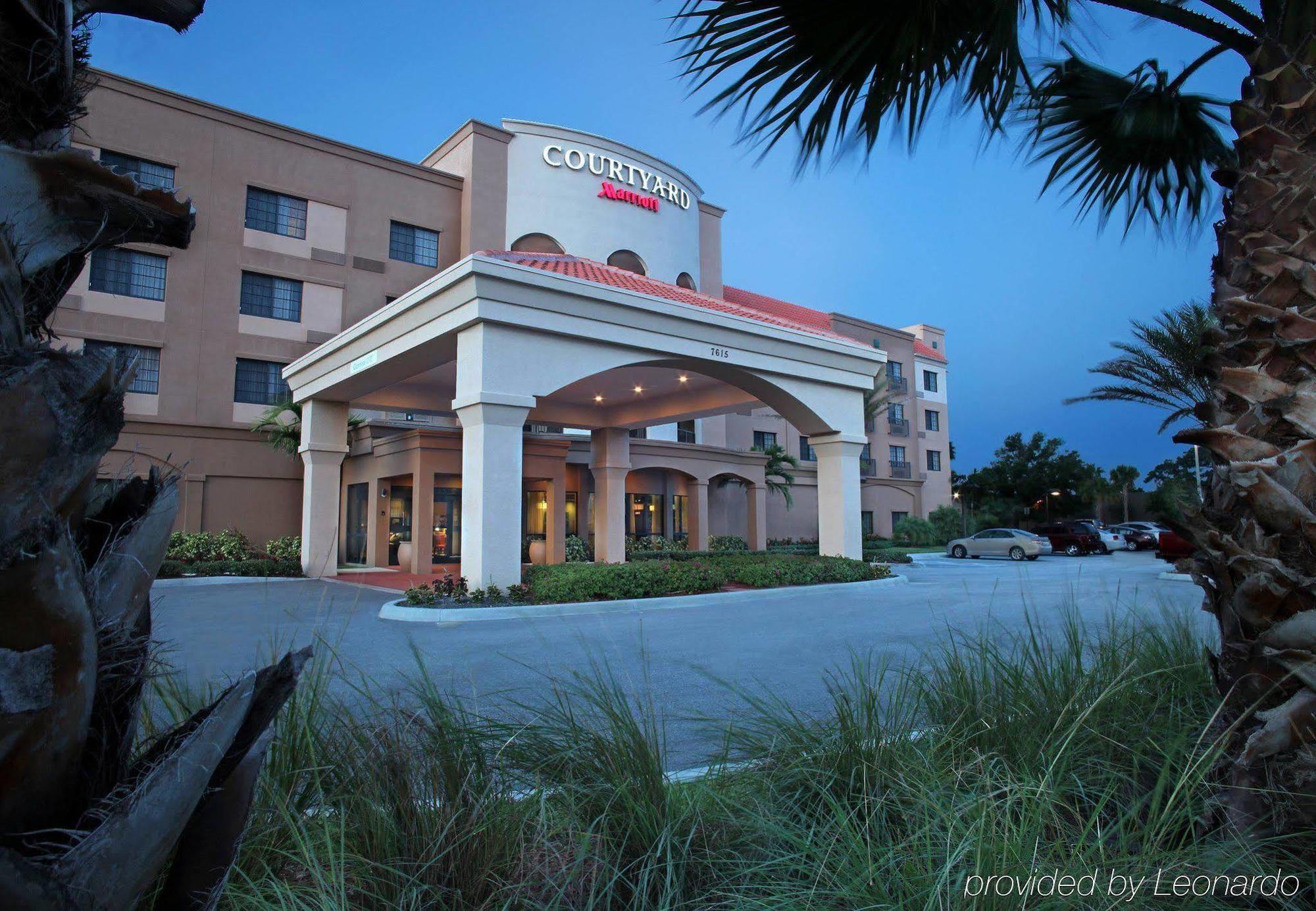 Courtyard By Marriott Stuart Hotell Exteriör bild