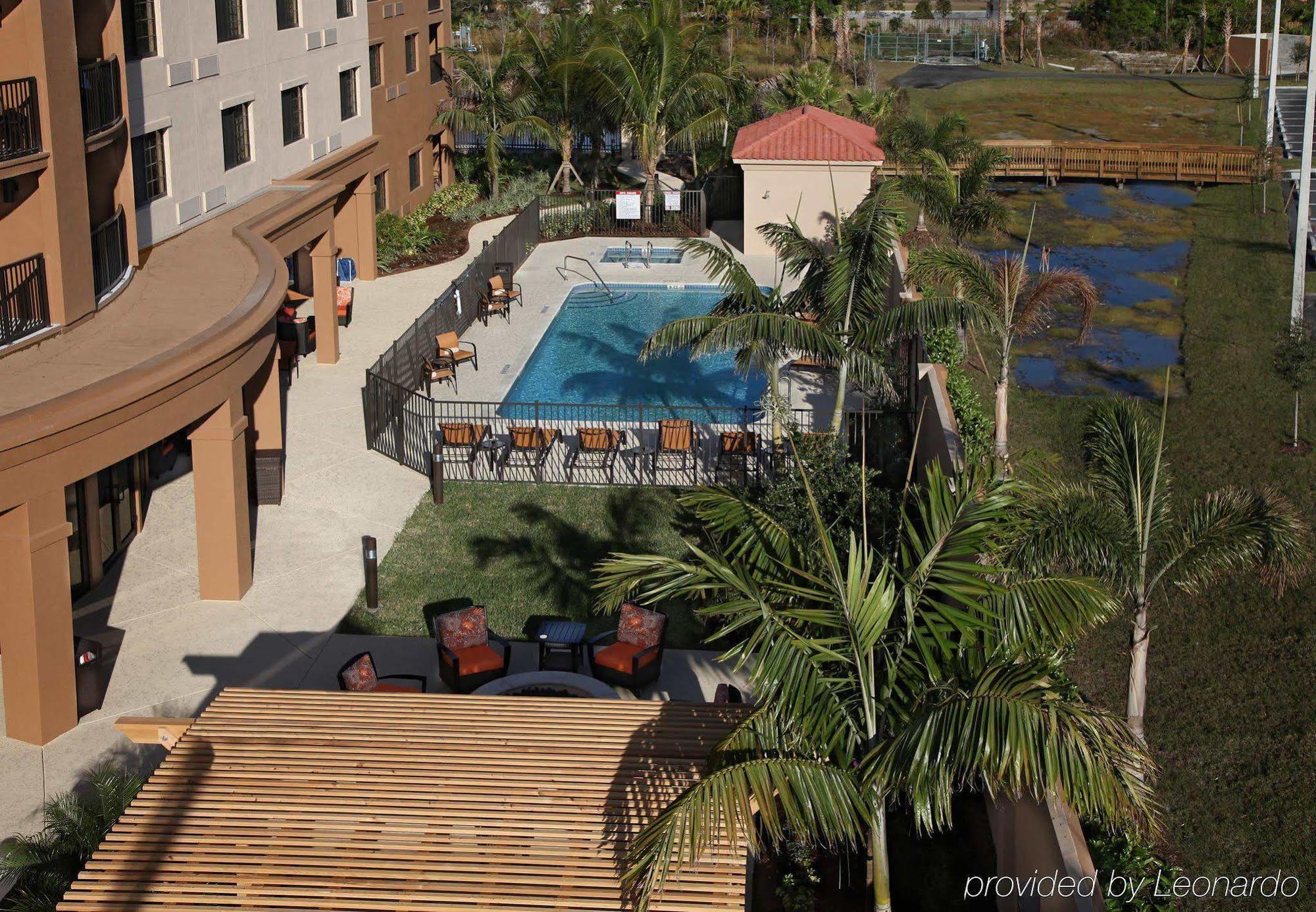 Courtyard By Marriott Stuart Hotell Exteriör bild